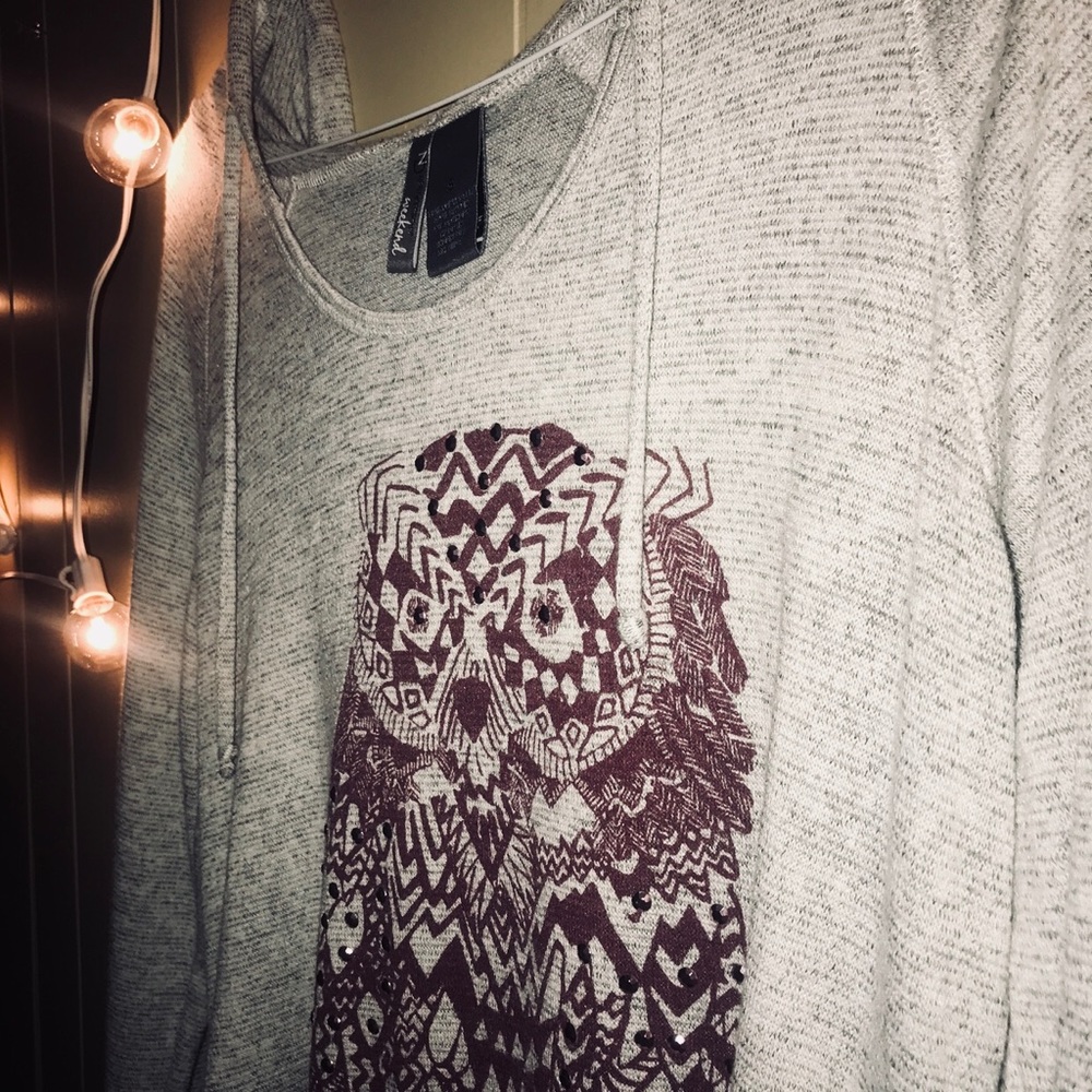 Heather Gray Thin Soft Pullover W/ Owl Design